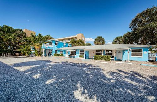 Indian Rocks Beach Apartment | Blue Water Beachside villa 2