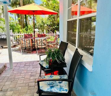 Indian Rocks Beach Apartment | Blue Water Beachside villa 2
