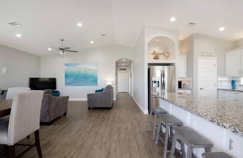 Crystal Beach House | Blue Water Escape - 3 bedroom, 2 bath home that sleeps 8 - Easy Beach Access!