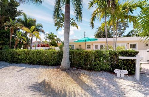Holmes Beach Villa | Blue Wave Villa East
