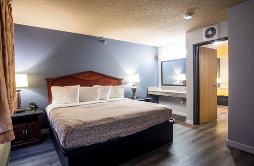 Eagan Hotel | Blue Way Inn and Suites Eagan - Standard 2 Queen Bed Non Smoking
