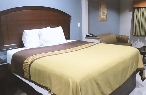 Greater Greenspoint House | Blue Way Inn & Suites Houston- 1 King Bed Smoking