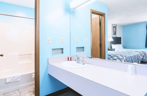 Wellington Hotel | Blue Way Inn & Suites Wellington
