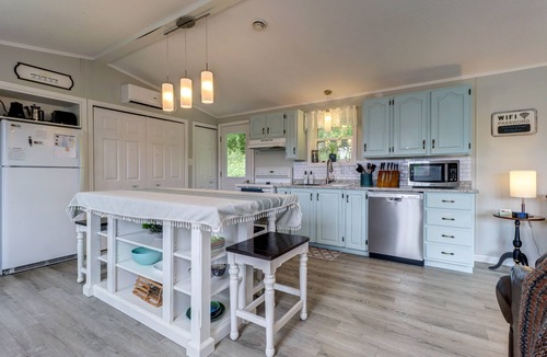 Bay View House | Blue Whale Cottage | Hot Tub & Sea Cave Views