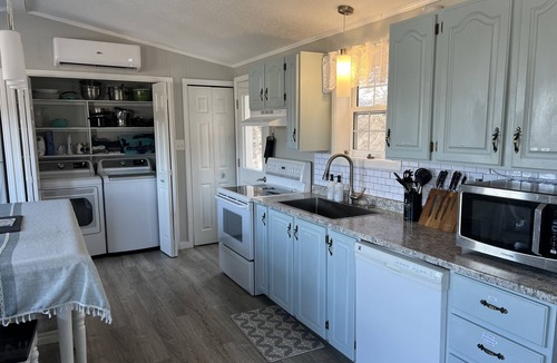Bay View House | Blue Whale Cottage | Hot Tub & Sea Cave Views
