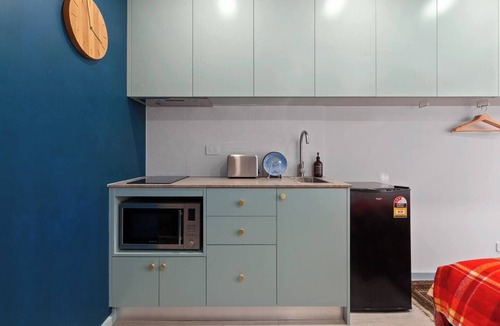 Petersham Apartment | Blue Willow Cosy Hideaway with Everyday Comfort