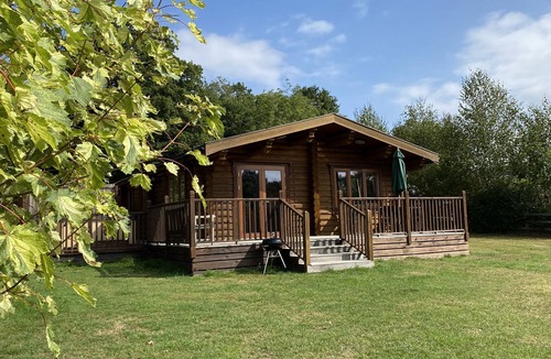 Castle Bytham Cottage | BLUEBELL 4* Lodge ..