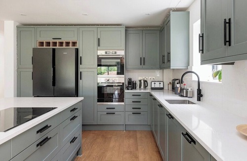 Holcombe House | Bluebell Barn - Cookswood