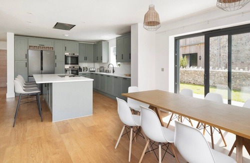 Holcombe House | Bluebell Barn - Cookswood