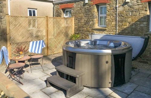 Felinfach Cottage | Bluebell Cottage