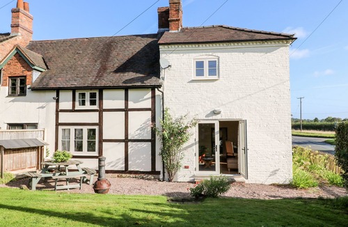 Rugeley Cottage | Bluebell Cottage