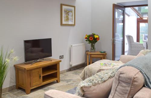 Cardigan House | Bluebell Cottage - Uk12988