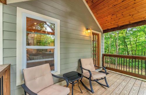 Menlo House | Bluebell Cottage with private fire pit