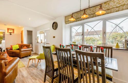 Compton Dundon House | Bluebell House