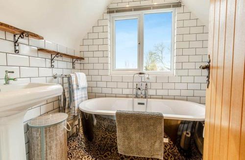 Compton Dundon House | Bluebell House