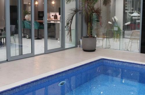 Bumble's Green Villa | Bluebell House