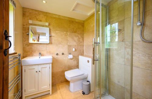 Staple Hill Hotel | Bluebells by STAE-Homes