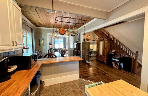 Taylor House | Blueberry Bungalow in Taylor TX