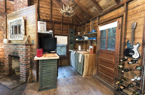 Willow Cabin | BLUEBERRY HILL CABIN