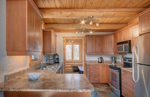 Labelle Ski Chalet | Blueberry Lake Resort Cottage - Lake - Pool- Tennis- Volleyball
