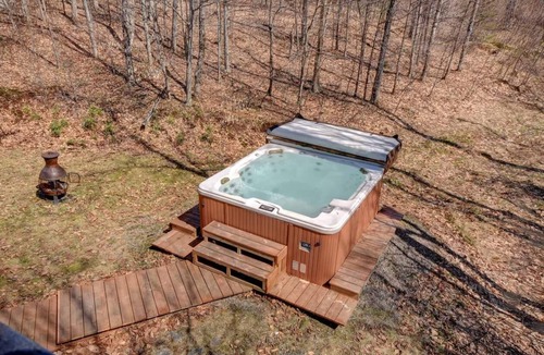 Labelle Ski Chalet | Blueberry Lake Resort Cottage - Lake - Pool- Tennis- Volleyball