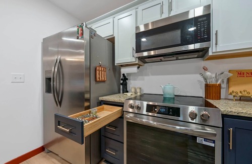 Scottsville House | Blueberry On Cherry - Scottsville, KY