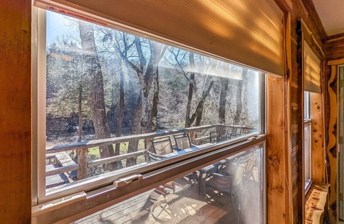 Boswell House | BlueBird Cabin ~ on Livingston Creek