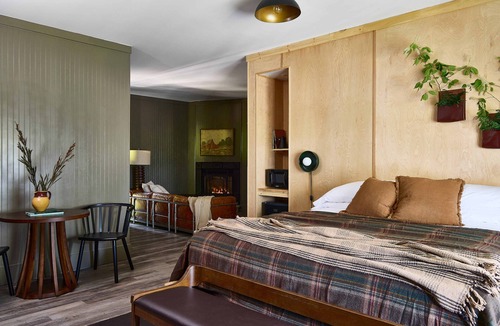 Stowe Area Hotel | Bluebird Cady Hill Lodge