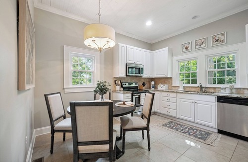 Hickory Cottage | Bluebird Cottage in heart of Hickory, NC