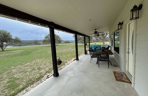 Tarpley House | BlueBird Cottage in Tarpley