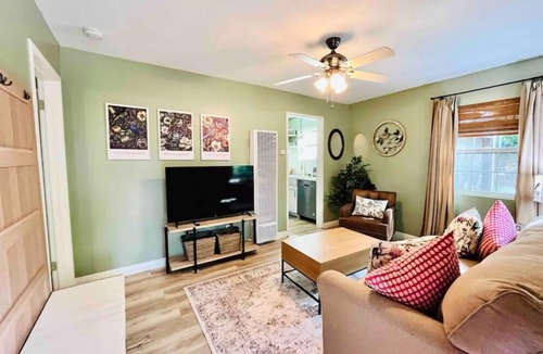 Newhall Cottage | Bluebird Cottage Ancient Oaks/Tranquil/Private