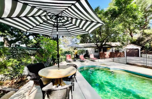 Newhall Cottage | Bluebird Cottage Ancient Oaks/Tranquil/Private