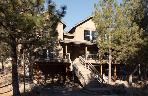 RiverWild House | Bluebird Day - Big River, Luxurious 4BR home in Bend, perfect for families or groups of up to 8.