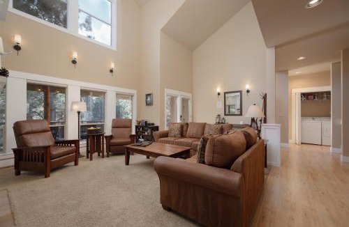 RiverWild House | Bluebird Day - Big River