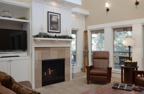 RiverWild House | Bluebird Day - Big River