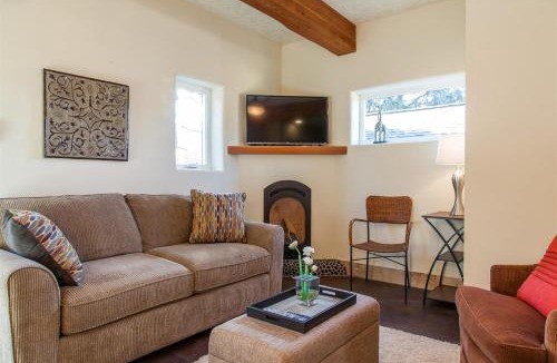 River West House | Bluebird Day - Casa Luna