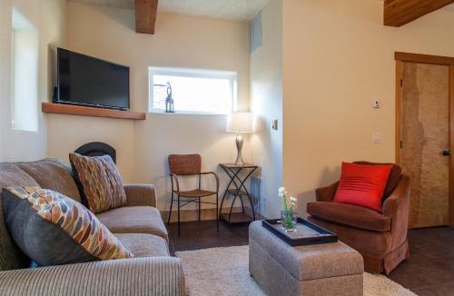 River West House | Bluebird Day - Casa Luna