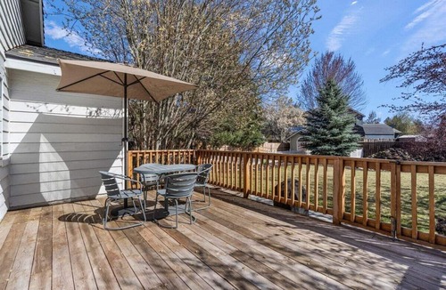 Larkspur House | Bluebird Day - Casa Virginia