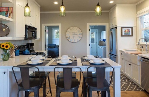 Old Bend House | Bluebird Day - Fuller Cottage