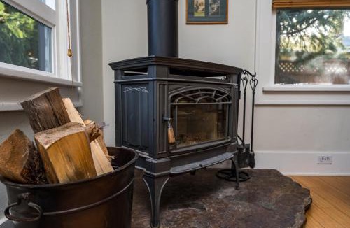 River Terrace House | Bluebird Day - Kingfisher Bungalow