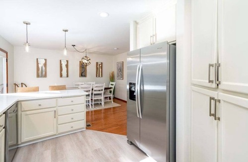 Southern Crossing House | Bluebird Day - Mountain Escape