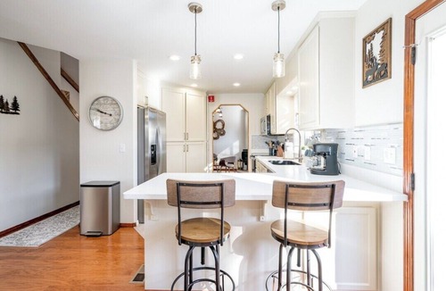 Southern Crossing House | Bluebird Day - Mountain Escape