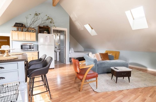 Century West Apartment | Bluebird Day - Pine Hideaway