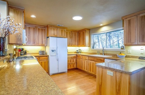 Old Farm District House | Bluebird Day - River Hawk in Bend, Experience comfort at a spacious 3BR home.