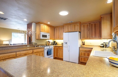 Old Farm District House | Bluebird Day - River Hawk