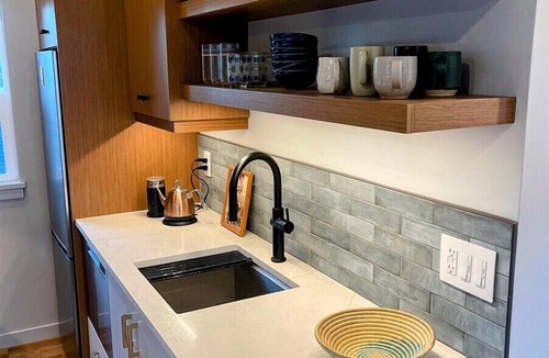 Century West Apartment | Bluebird Day - Summit Sanctuary