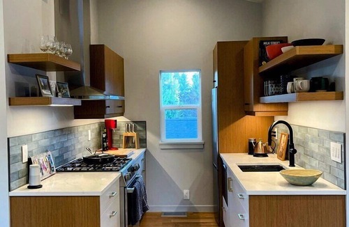 Century West Apartment | Bluebird Day - Summit Sanctuary