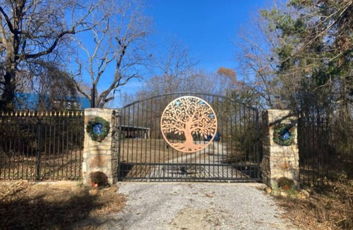 Mount Pleasant House | Bluebird Estate Ozark Retreat