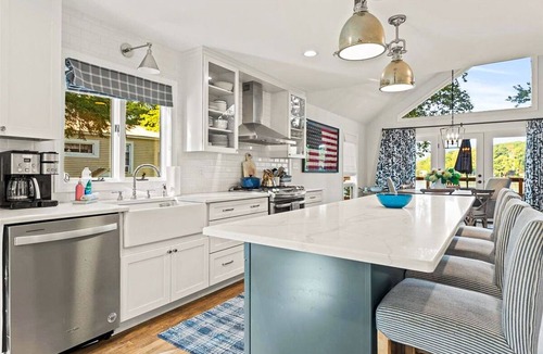 Queensbury House | Bluebird Hideaway