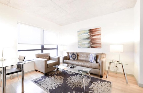 Fort Point Apartment | Bluebird in Fort Point
